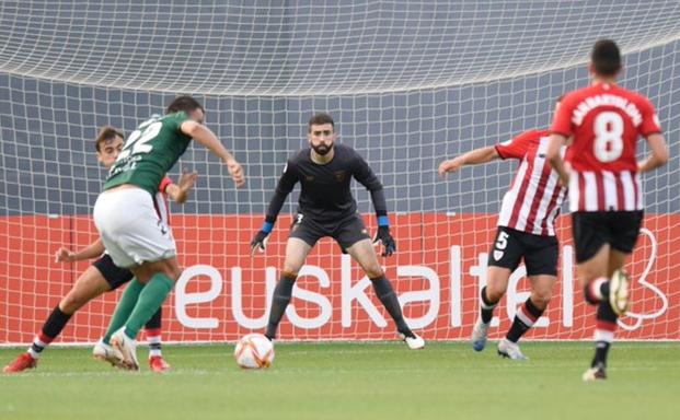 Ander Iru se supera a la espera de Agirrezabala