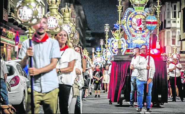 La devoción que ilumina las fiestas de Vitoria