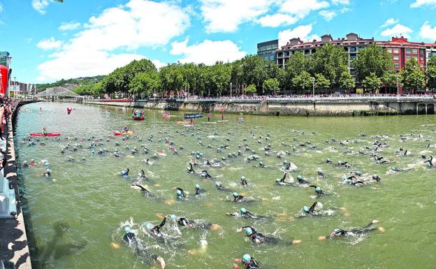 El triatlón de Bilbao cumple diez años