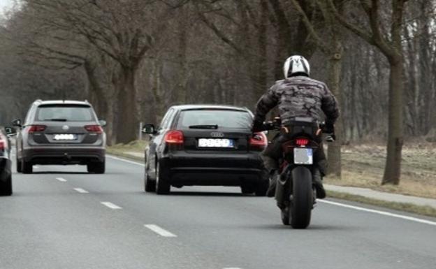 DGT: la medida que prohíbe aumentar la velocidad en los adelantamientos, en peligro