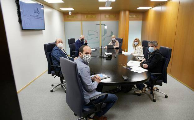 El Parlamento vasco retoma hoy la ponencia sobre Ayala