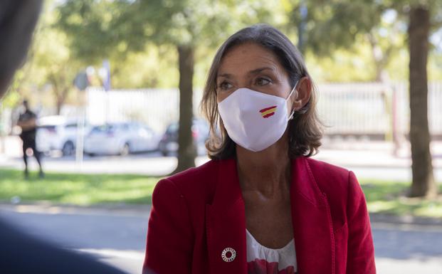 La ministra Reyes Maroto pide perdón por vincular el volcán de La Palma con un «espectáculo maravilloso» turístico