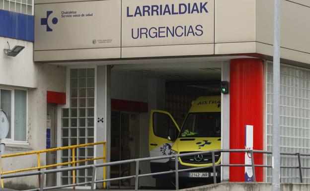 Herida una ciclista de 31 años en una colisión con un coche en Vitoria