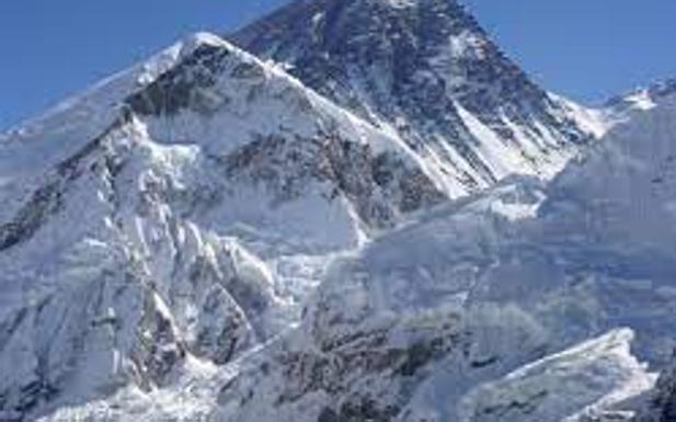 Cinco alpinistas mueren en Rusia al intentar escalar el monte Elbrús