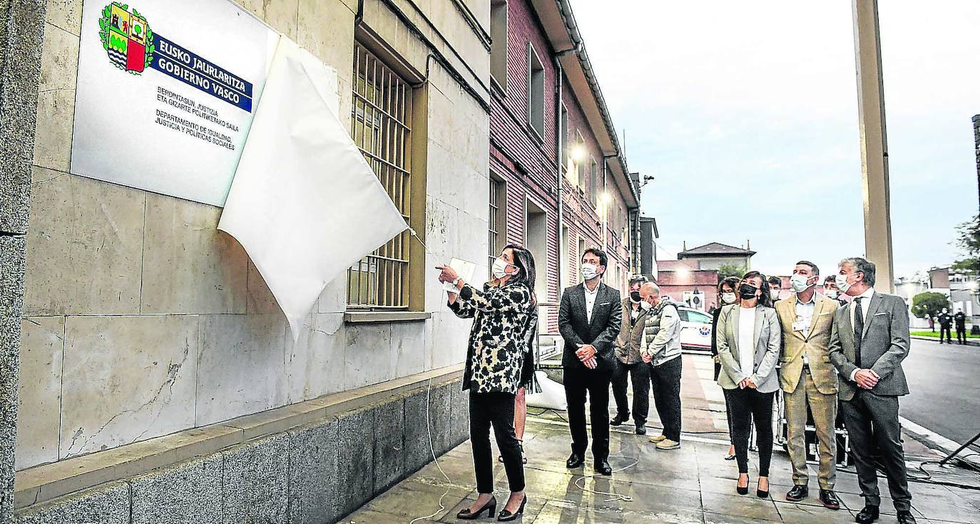 Euskadi asume la «histórica» gestión de las prisiones para «reforzar el autogobierno»