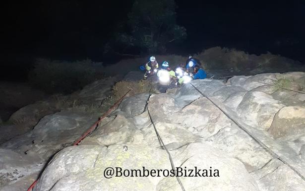 Herida al sufrir una caída cuando hacía escalada en Urduliz