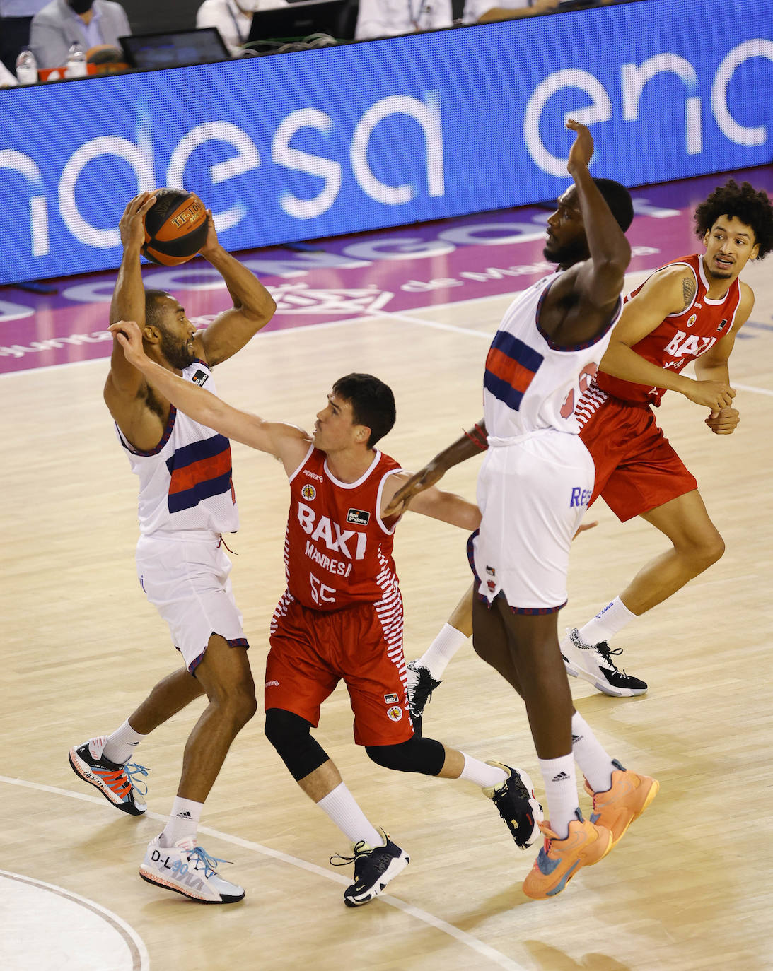 Las mejores fotos del Manresa - Baskonia