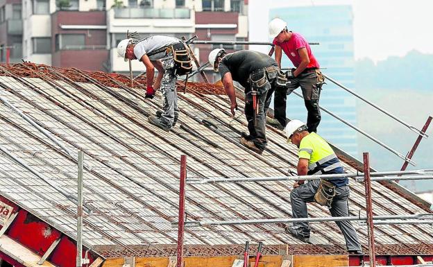 Sectores básicos de la economía vasca alertan de la dificultad de encontrar trabajadores