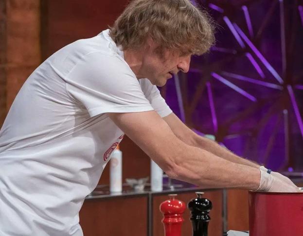 Julian Iantzi no tiene su mejor día en 'MasterChef Celebrity'