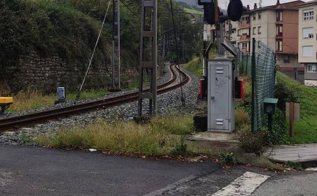 El paso a nivel de San Miguel en Zaldibar optimizará su seguridad con un sistema de visión artificial