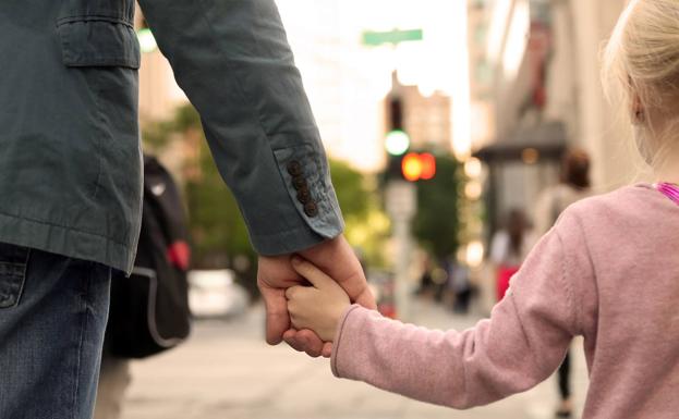 Denuncian el rapto de una menor vitoriana de 4 años desde 2018 en Argelia