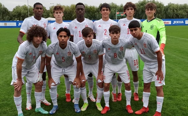 Julen Jon Guerrero brilla con un 'hat trick' en Rumanía en el triunfo de la selección sub'18 frente a Turquía