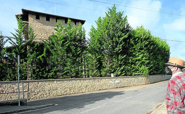 Valdegovía ordena parar la obra de una valiosa torre para evitar que sea «un castillo Disney»