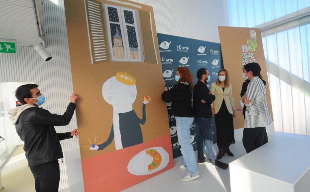 Medio centenar de paneles artísticos ambientan la Navidad en El Boulevard