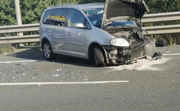 Finalizan las retenciones en el Txorierri tras un accidente de dos coches