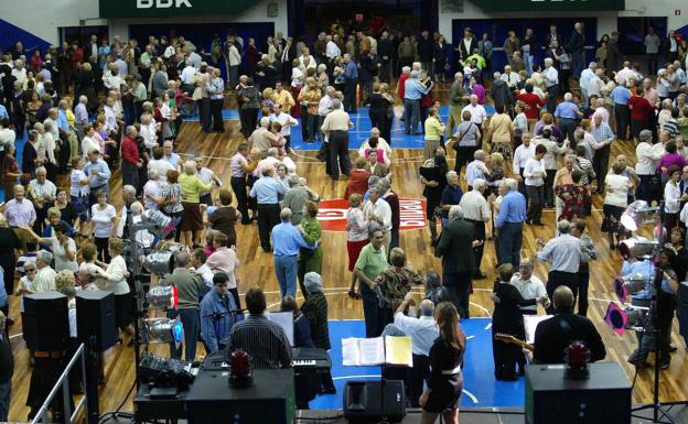 Vuelven los 'txitxarrillos' de gran formato a Bilbao tras la pandemia