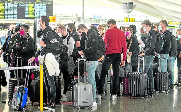 Las aerolíneas lanzan una gran ofensiva en Loiu, con más billetes a bajo precio