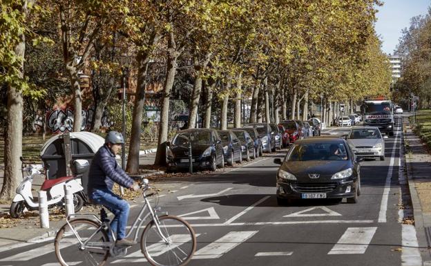 El nuevo carril de Iturritxu se ampliará a toda la calle si los atascos siguen con el BEI