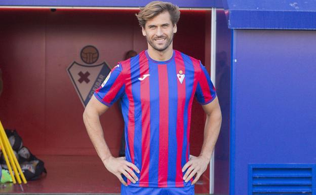 Llorente: «He tenido ofertas, pero la del Eibar es la que más ilusión me ha hecho»