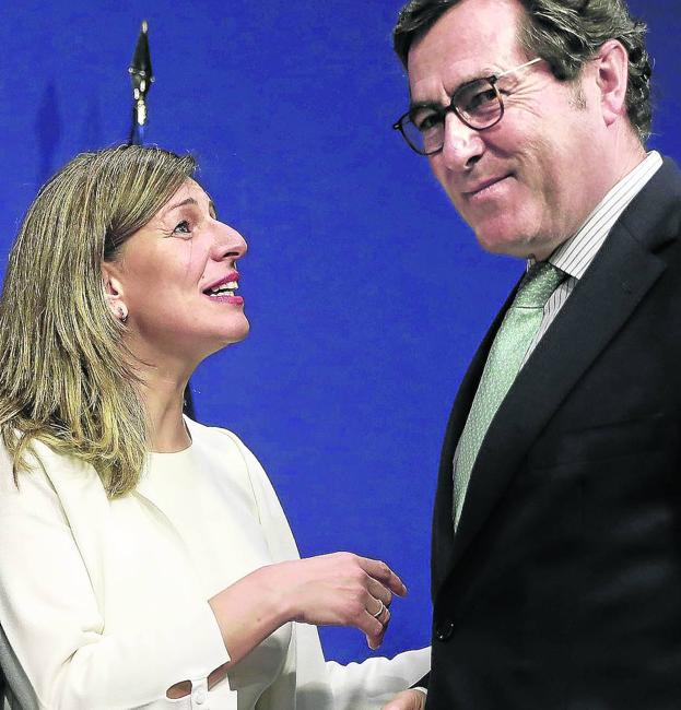 Bruselas aboga por no demoler la reforma laboral y reclama un pacto rápido que incluya a la CEOE