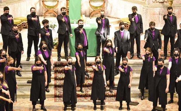 Euskal Herriko Gazte Abesbatzak Tolosako Txapelketa irabazi du