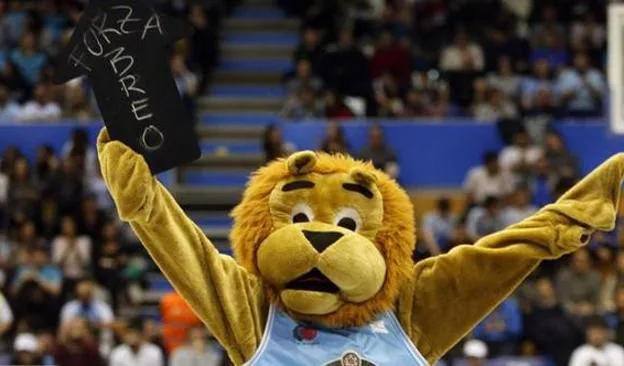 Breogán's mascot, accused of "insulting" and "attacking" UCAM Murcia players