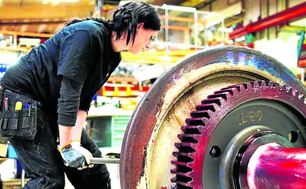 Jóvenes, mujeres y mayores de 45 años centrarán las políticas de Trabajo