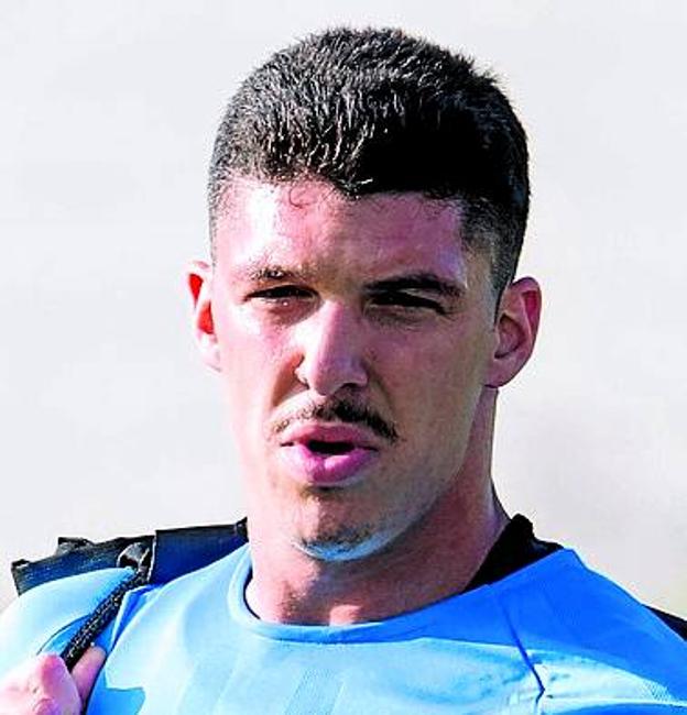 Ander Capa no se plantea salir en enero pese al interés de varios clubes