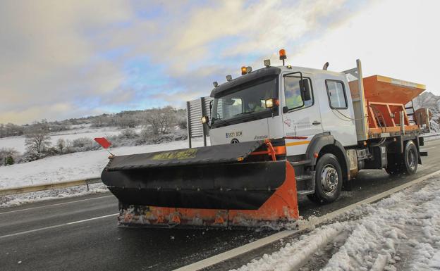 Álava recluta a 230 profesionales frente al hielo y la nieve en sus 1.500 kilómetros de carreteras