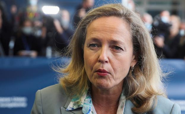 Calviño asume la tesis de que el alza de la inflación «es un fenómeno transitorio»