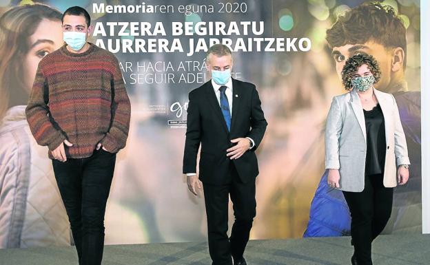 La división vuelve a marcar el Día de la Memoria diez años después del fin del terrorismo