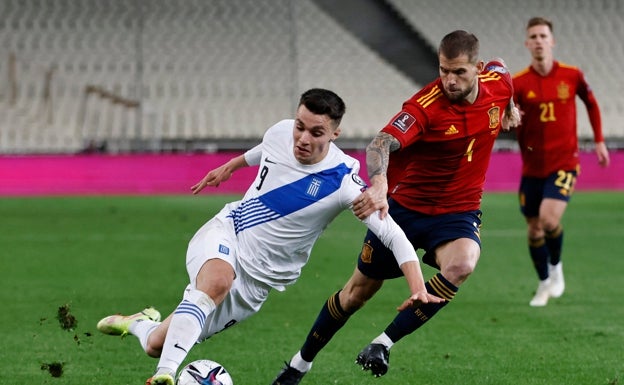 Iñigo Martínez, baja con España, pero espera jugar el viernes ante el Levante