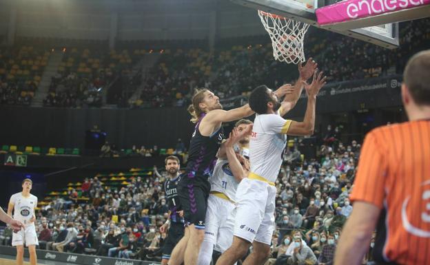 El rival no llega por primera vez a 80 puntos