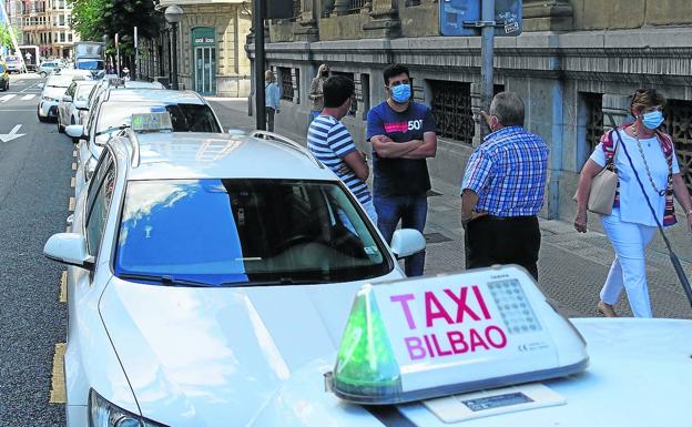 Bilbao diseña una 'app' para que los taxistas compitan con Uber