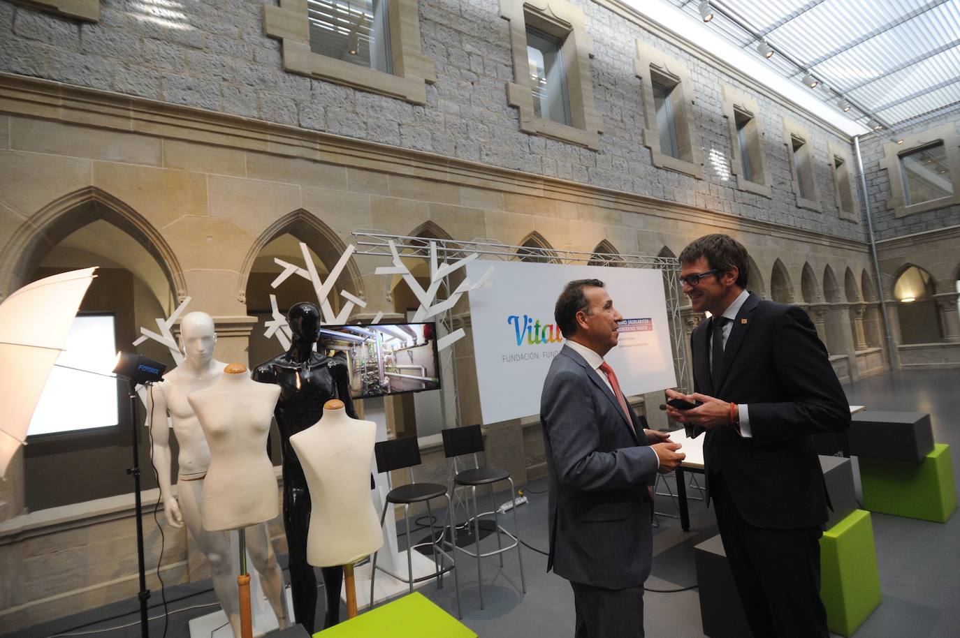 Gorka Urtaran y todos los partidos salvo el PNV lamentan la pérdida de peso alavés en Kutxabank