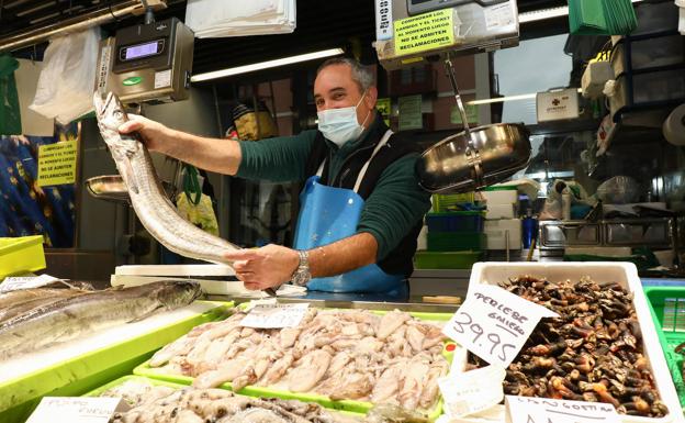 Comerciantes de la Ribera alertan de los precios al alza: «Cuanto antes congelen más ahorrarán»