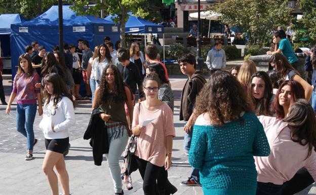 EH Bildu y Orain Amurrio piden ayudas para jóvenes en el presupuesto