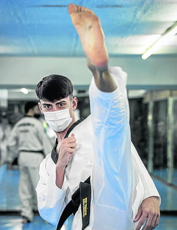 Mikel Fernández pone su sello en el taekwondo continental