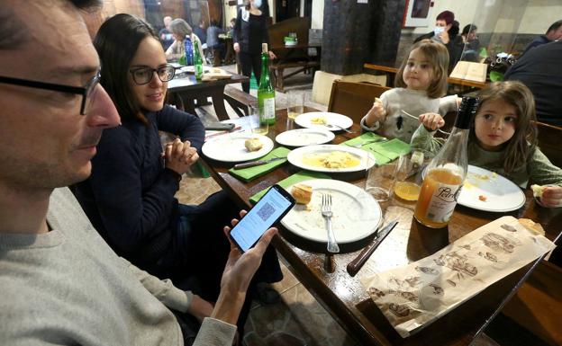 Los jueces decidirán el lunes si el 'pase covid' se activa en toda Euskadi desde el martes