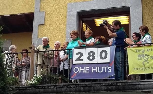 Zaldibar celebra sus fiestas y lanzará el primer txupinazo en la pandemia con el Duranguesado teñido de rojo