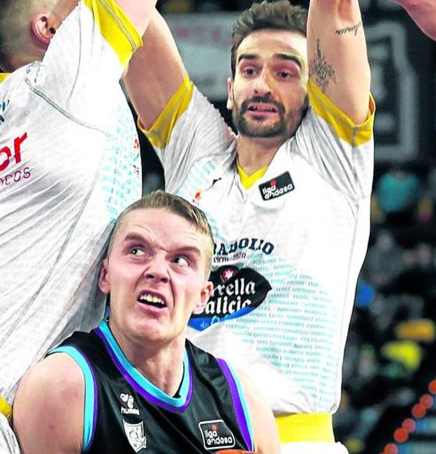 El Bilbao Basket viaja con lo justo a un difícil destino