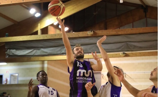 El CB Santurtzi sufre un tropiezo para volver a compartir el liderato