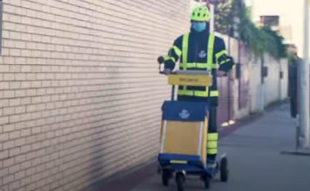 Correos probará en Vitoria los nuevos carros motorizados para el reparto a domicilio