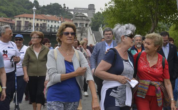 5.000 paseantes en Bilbao