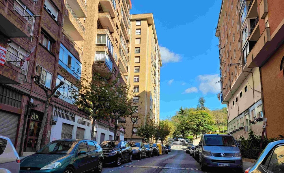 Arrigorriaga reurbanizará el deteriorado aparcamiento de la calle Santa Isabel