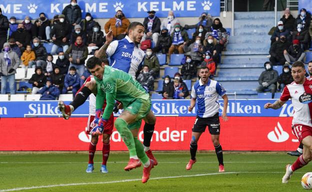 Joselu iguala a Javi Moreno como máximo goleador albiazul en Primera