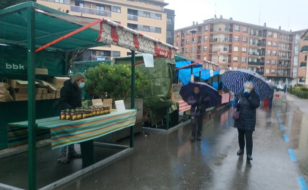 «Estamos hartos de que se cierren ferias, no son conscientes de que a nosotros nos va la vida en ellas»