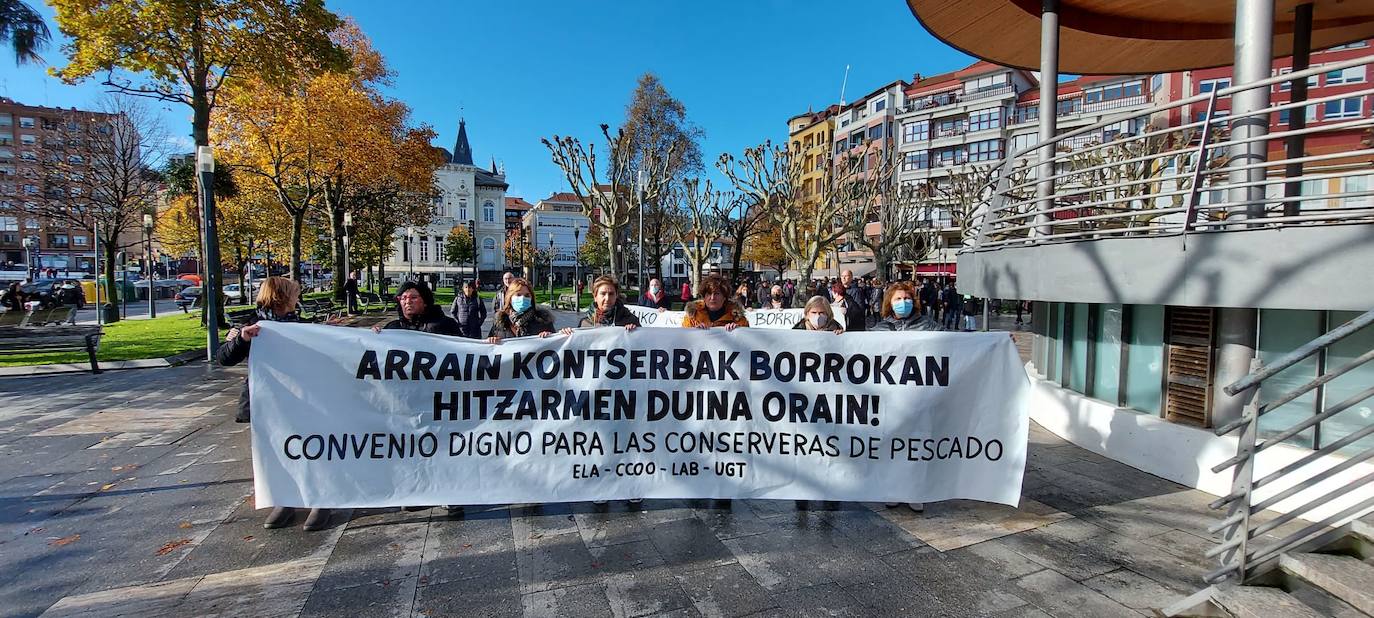 Seguimiento masivo en la huelga de las conserveras por un convenio «digno»
