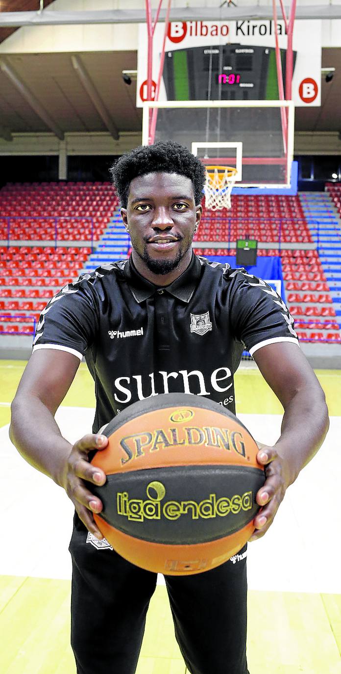 Khyri Thomas: «Soy sencillo, con una cama y una nevera me arreglo»