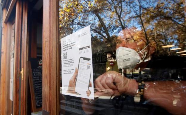El Supremo da un tirón de orejas a los jueces vascos al avalar el pase covid en Euskadi